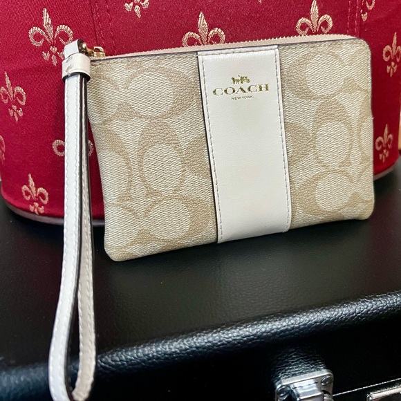 Coach Cream and Beige Wristlet - Picture 3 of 16